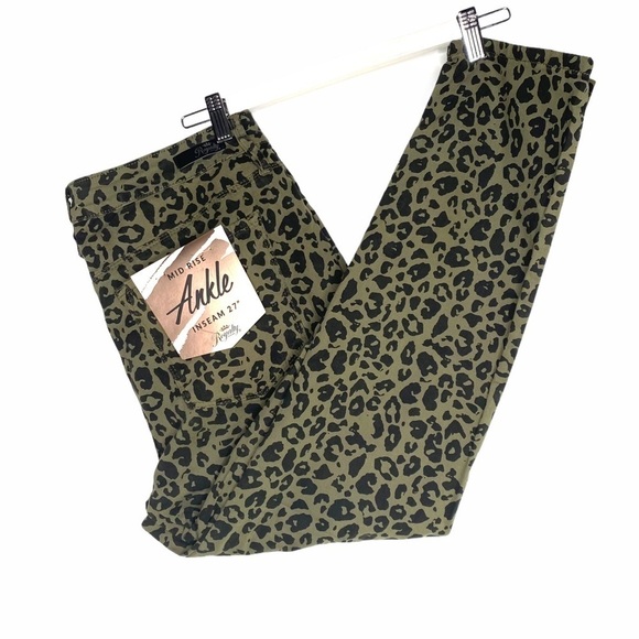 NWT Royalty Denim Olive Animal Print - Picture 11 of 11